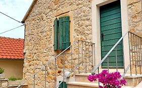 Dolac Stone House